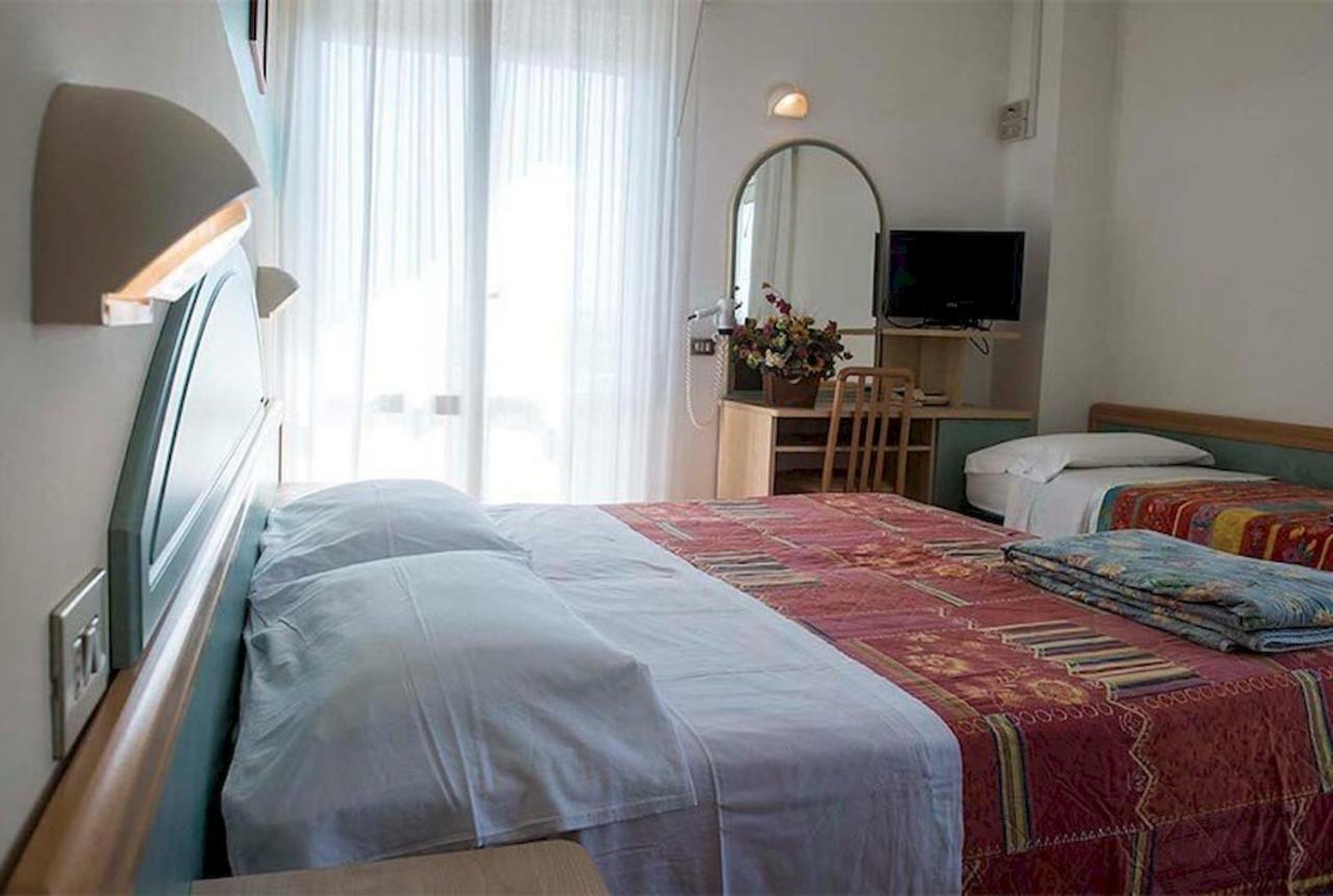 Hotel Milord เชเซนาติโก ภายนอก รูปภาพ